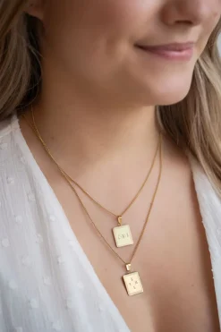 My Jewellery Collier Long Et Médaillon Carré à Graver Atelier Online