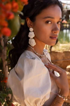 My Jewellery Island Boucles D'oreilles Avec Fleurs Blanches Et Perles Clearance