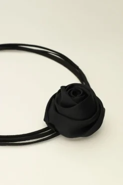 My Jewellery Ras De Cou Cordon Noir Et Fleur Satinée Outlet