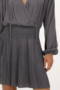 My Jewellery Robe Grise Plissée Satinée Argenté/Gris/Gris foncé Clearance