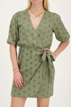 My Jewellery Robe Portefeuille e Avec Broderie Florale Vert Sale