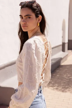 My Jewellery Top Broderie Beige Avec Dos Ouvert Discount
