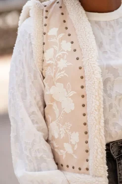 My Jewellery Veste Sans Manches En Teddy Et Broderies Beige Hot