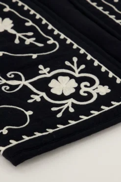My Jewellery Veste Sans Manches En Mousseline Noire Avec Broderie Clearance